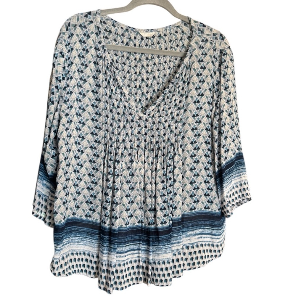 Casual Studio Blue, Gray and White Pleated V-Neck Top EUC